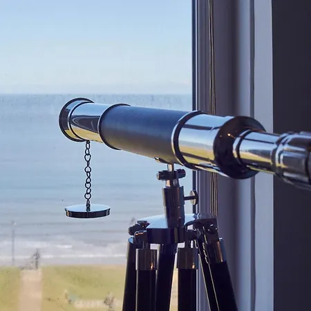 Host & - Sea Watcher ويتبي