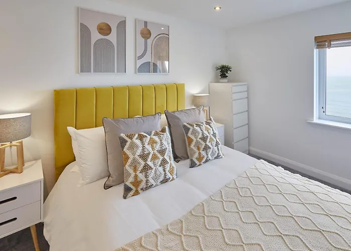 Host & - Sea Watcher