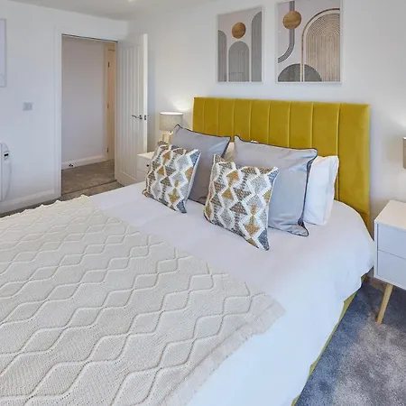 Daire Host & - Sea Watcher