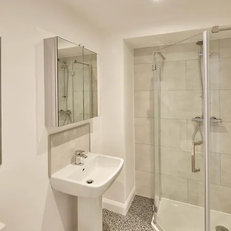 Host & - Sea Watcher ウィットビー